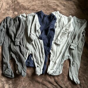 Old Navy Unisex 2-Way-Zip Sleep & Play Footed One-Piece (0-3 month)